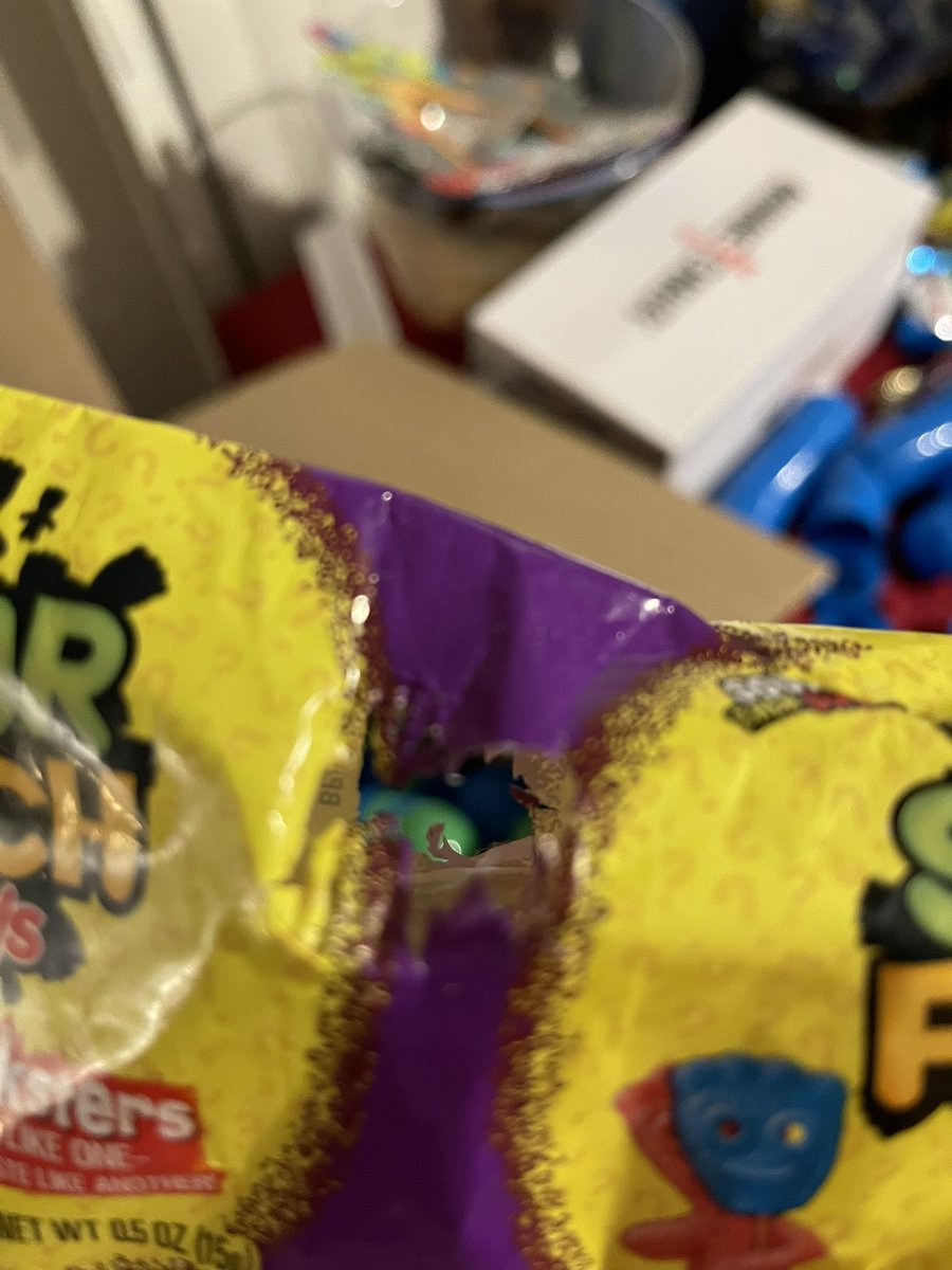 KLand17's tweet photo. @SourPatchKids looks like these packs missed the cutter and heat gun #EasterEggs https://t.co/8uqSm53ZkI