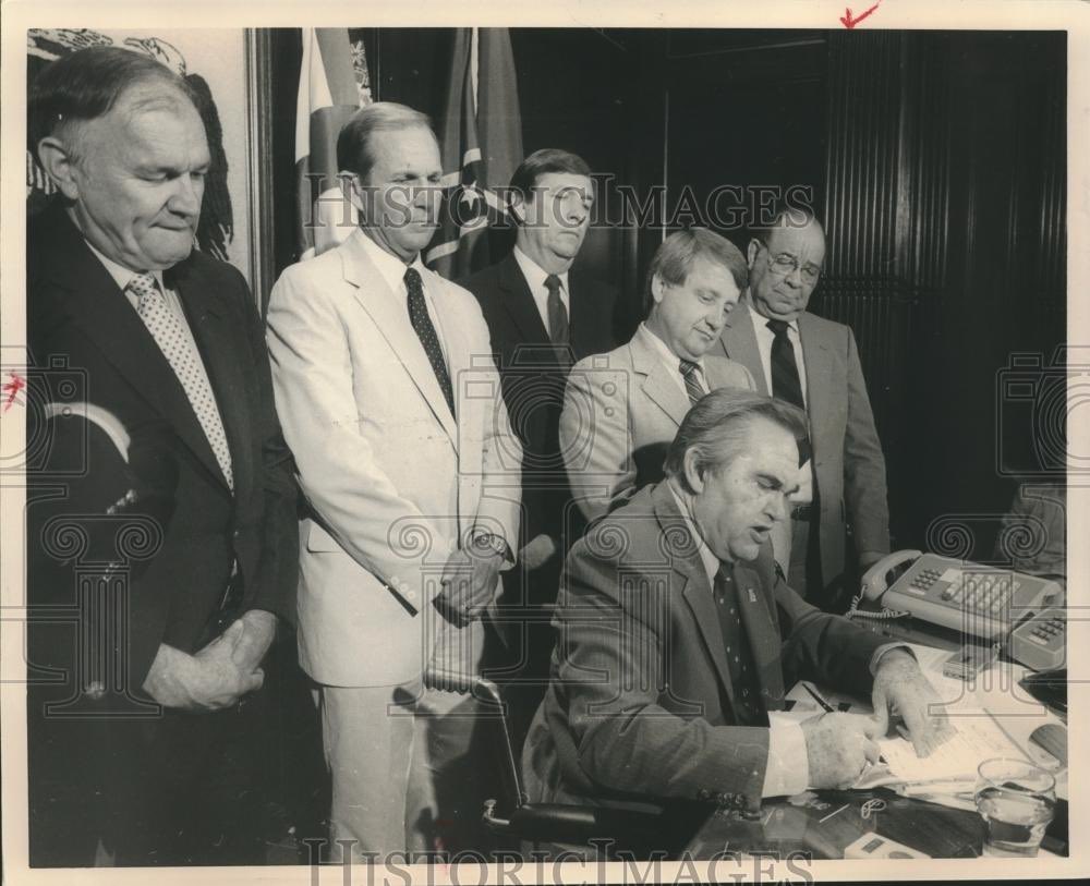 AdamGreen's tweet photo. George Wallace, Brian Kemp. https://t.co/w4tcmdHfkk