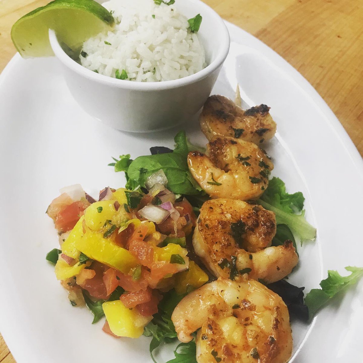 PorkIslandBBQ's tweet photo. Got to plate a few new menu items today; The huge Appetizer sampler, the Grilled shrimp with cilantro rice &amp; mango salsa &amp; the amazing Bbq Chicken salad!!! Great start to 2021 season #porkislandgrill #ocnj #bbq #BBQ #southjersey #southjerseybbq #ourpigsarebacononthebeach https://t.co/rHeKNsOr8P