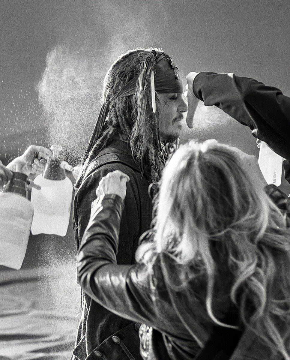 Seguiremos navegando a tu lado. Lucharemos hasta el final, Capitán. 
🔥☠️🔥 #NoJohnnyNoPirates #JusticeForJohnnyDepp #JohnnyDepp