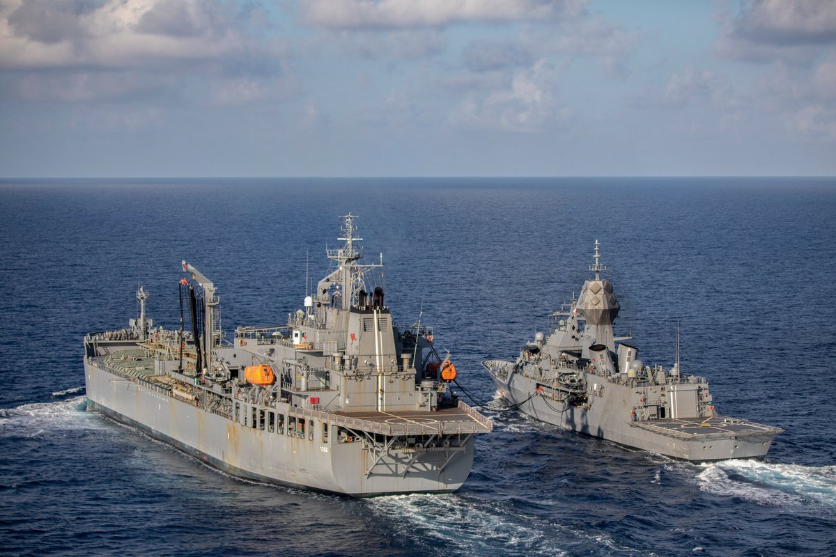 Australian_Navy's tweet photo. Always ready to refuel others ⛽⚓ #HMASSirius completes her 715th replenishment at sea by supplying fuel to #HMASAnzac during a transit of the South China Sea. 

📖➡️: https://t.co/RnLC8oJVXg #YourADF #AusNavy https://t.co/j1op3pfsjS