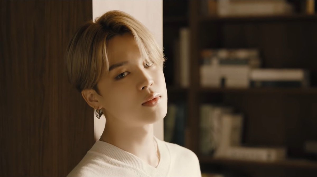 BTS_twt_JIMINIE's tweet photo. 기대되죠? 
#JIMIN #FilmOutbyBTS https://t.co/1YqOSnfV1O