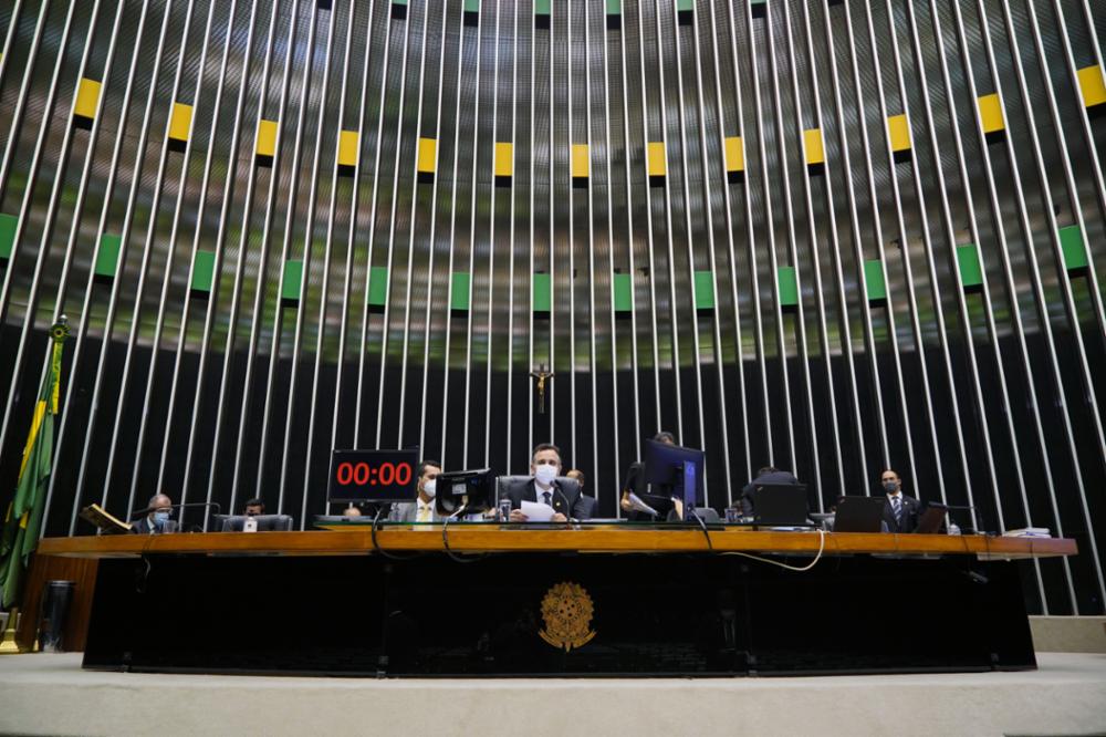 camaradeputados's tweet photo. O Congresso Nacional aprovou hoje (25/03) a proposta orçamentária deste ano (PLN 28/20). Gastos vinculados ao salário mínimo foram calculados com valor inferior ao atual e caberá ao Poder Executivo propor os ajustes. O texto segue para sanção presidencial. https://t.co/KJ5jyLlMqH https://t.co/bsOY9TERIm