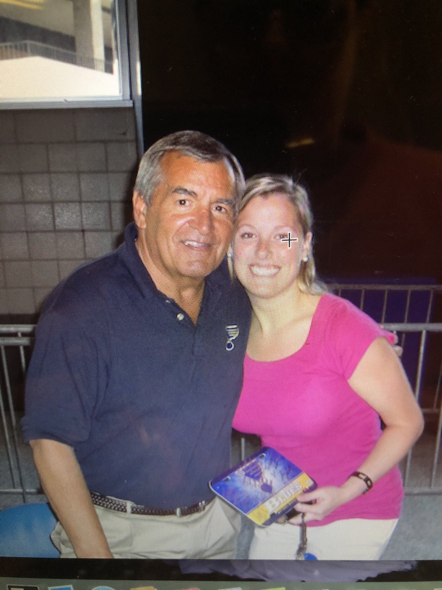 aef2274's tweet photo. @StLouisBlues RIP Bobby! 💙#5 #stlblues https://t.co/j43HFNYoIX