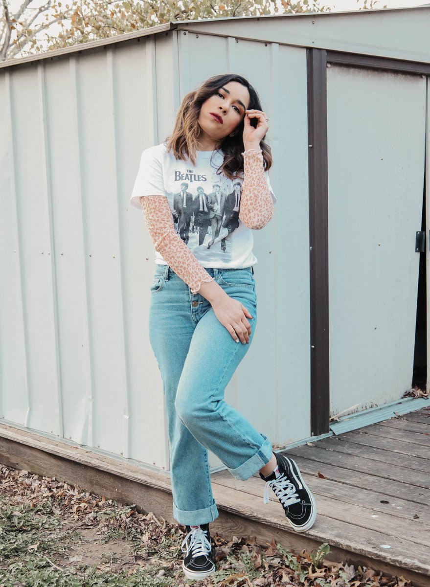 alwaysaley's tweet photo. Undershirt, but make it fun. 
New post, click that link ya'll. 
https://t.co/y6krsSodQG

@blogging_babes @BloggingBabesRT @GoldenBloggerz https://t.co/G1b2z2ooWa