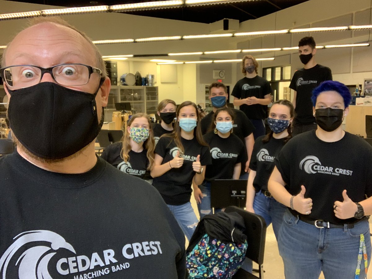 cedarcrestband's tweet photo. Good looking crew that dressed as their favorite teacher for today’s spirit day! #FalconPride #posse #sharpdressedband #favorite https://t.co/rkbn6EmNnO