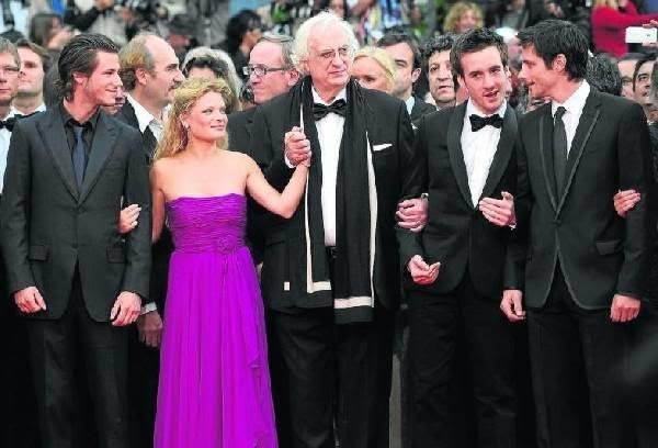 ALEXUNE's tweet image. Bernard una gran perdía para cine mundial , humanistas enpatico gran realizador de grandes películas ,escritor , humanistas, maninifico sentido de la vida supo dejar huella en todos nosotros