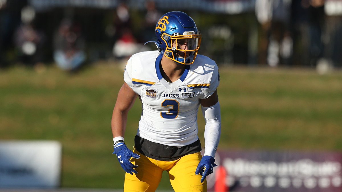 corey2saucey's tweet photo. After a great Jr day I’m beyond blessed and extremely thankful to say that I have received my 4th D1 offer from South Dakota State University #GoJacks 🐰🔵🟡 @GoJacksFB @CoachJJ_SDSU @Coach_Bergy @PrepRedzoneOK @Cam_Jourdan @BrandonDrumm247 @Josh_Scoop @Rivalsfbcamps https://t.co/q7eWAslZQ2