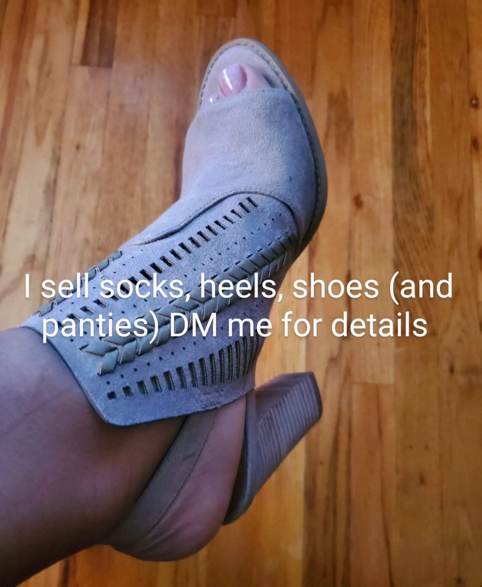 Jessibabe98's tweet photo. #usedundies #usedsocks #usedsockseller #feet #feetpicsforsale #feetporn #footporn #cutetoes #feetlove #wavysoles #wrinkledsoles #suckabletoes #curvygirl #feetworship  #sexywomanfeet #sexyfeet #girlfeet #girlfoot #queentoes #queenfeet #fetish #sexy #feetselfie #ebonyfeet  #ebony https://t.co/dFiuTpaqDn