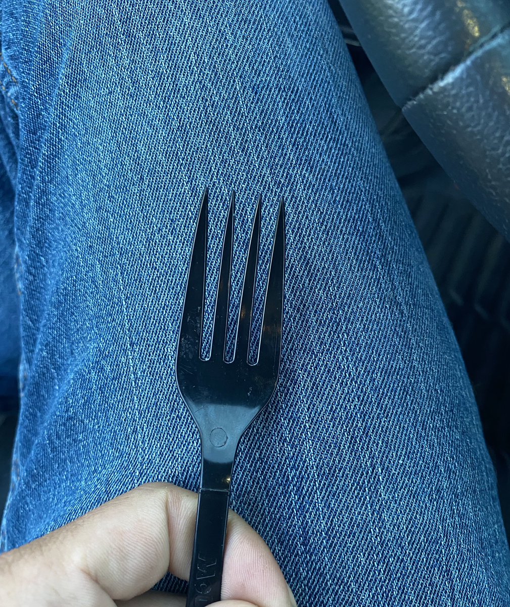 climaxximus's tweet photo. plastic fork                         metal fork https://t.co/4ZuN3SLnUA
