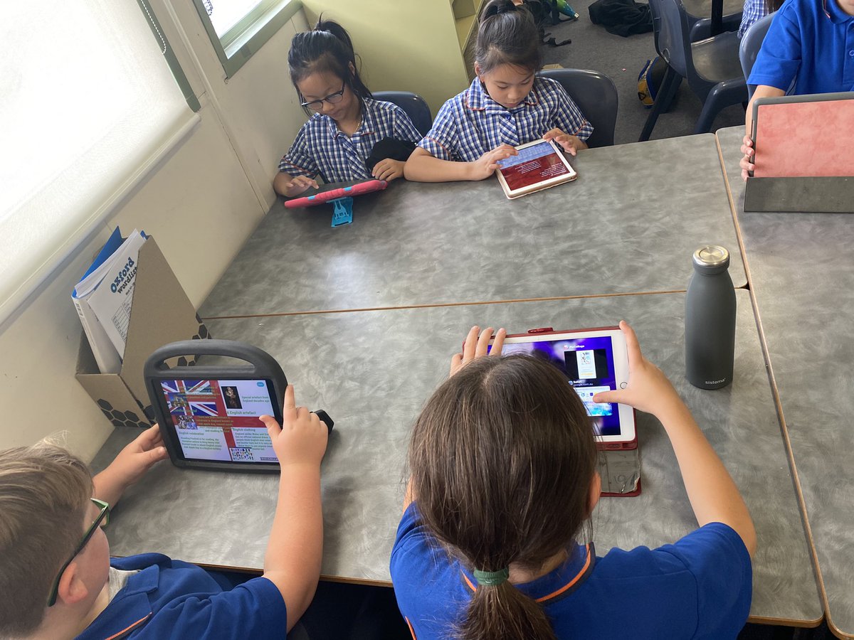 MissRiolo's tweet photo. Today in 4B we are using our research skills to create presentations about our culture! 🌏 @AitkenCreekPS https://t.co/LnGJqETGEh