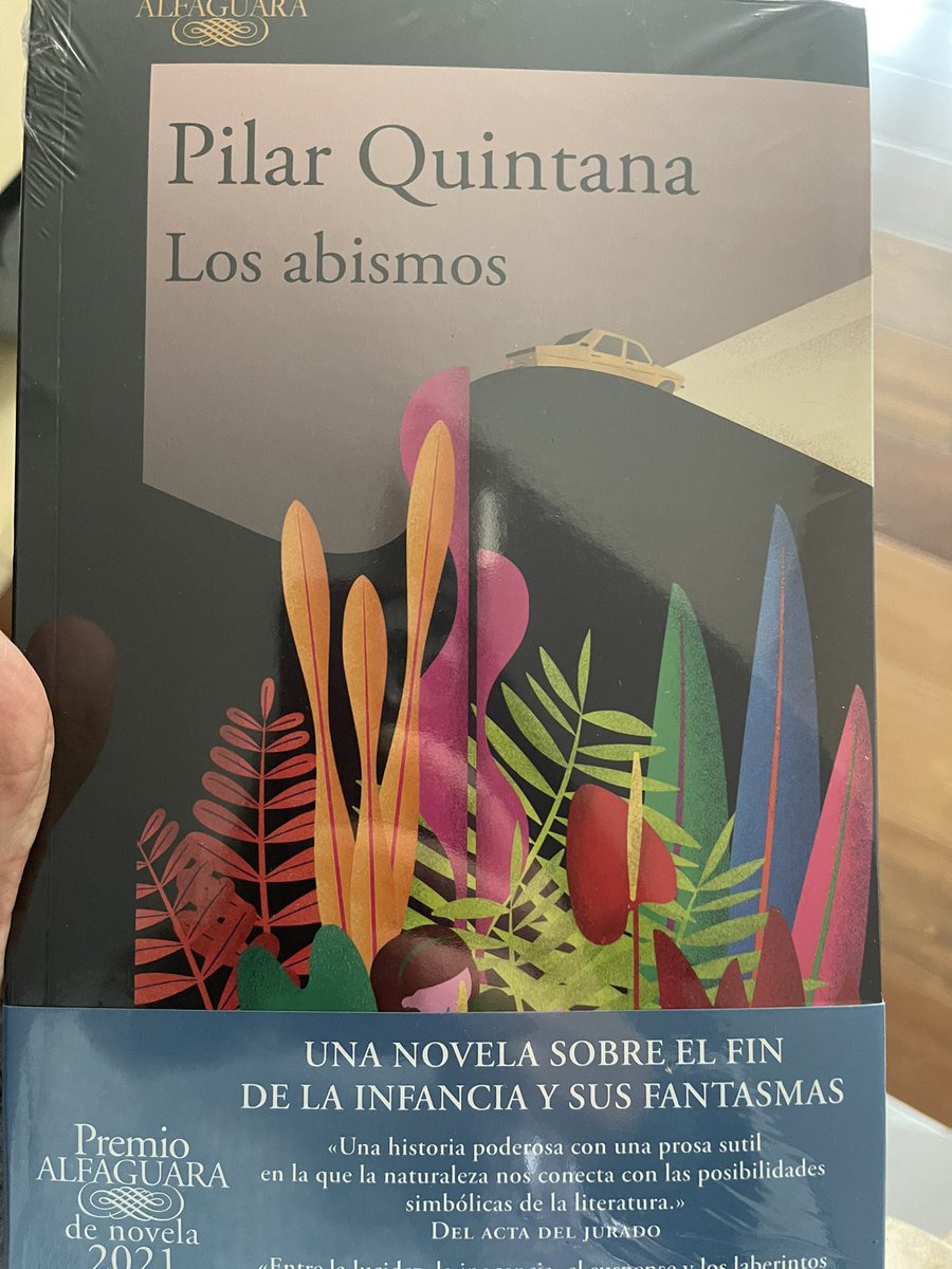 JuliMelamed's tweet photo. Llegó un libro muy esperado de @pili_quintana. Gracias @LaTornamesa https://t.co/dtZjmvZKmF