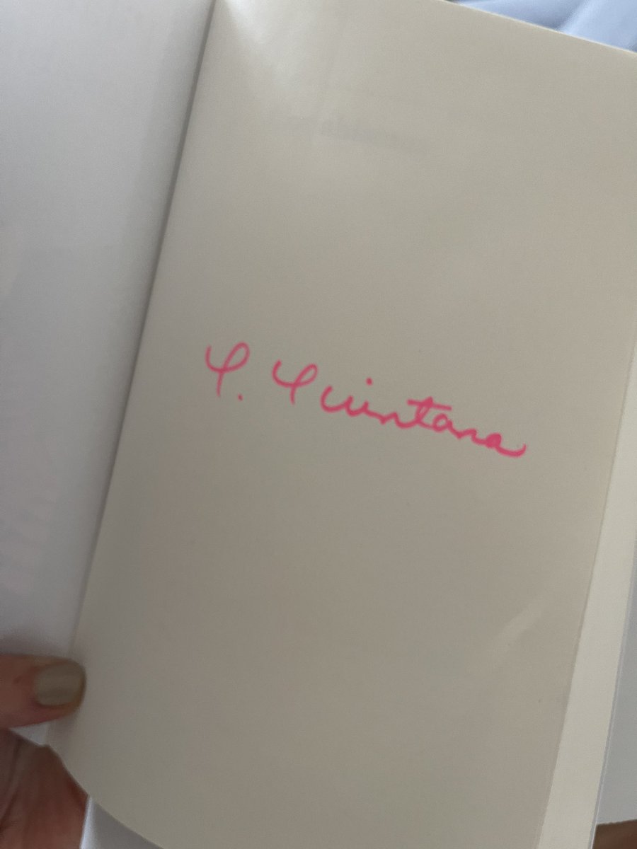 JuliMelamed's tweet photo. Llegó un libro muy esperado de @pili_quintana. Gracias @LaTornamesa https://t.co/dtZjmvZKmF