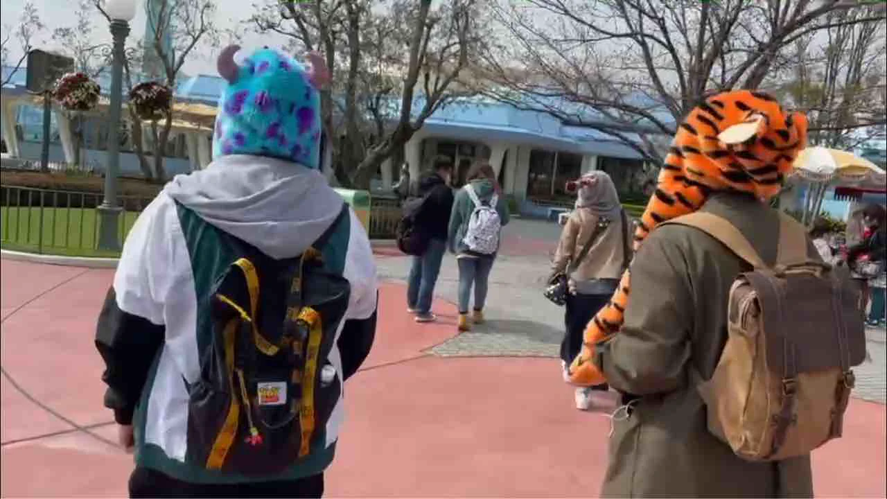 
この前行ったとき全然咲いてなかったのに〜！満開だ🌸🌸🌸
EBBに急いで向かうのにひとり道を外れてソメイヨシノチェックをするひと🐰 