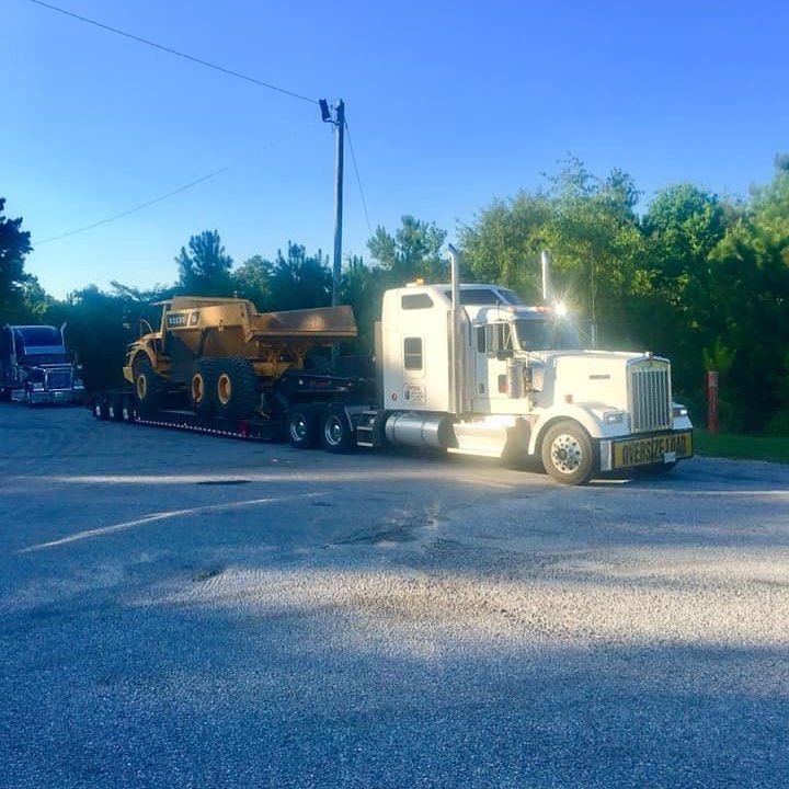 projectfreight_'s tweet photo. So. Many. Dump trucks. #heavyhaul #trucking #lowboy #oversize #wideload #flatbed #lowbed #heavylift #crane #projectcargo #highwideheavy #noswift #rigging #multiaxle #polecar #owneroperator #lastofthecowboys #transport #projectfreight #freight https://t.co/FNdn4vwTYO