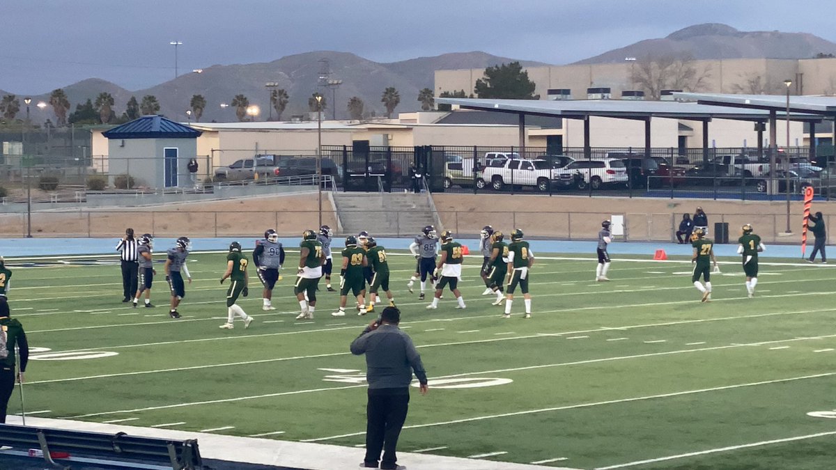 TeamHendrix1's tweet photo. Friday Night Lights on a Thursday, in March!!!! Gotta love it! #TitansvsJaguars #NormalNormal https://t.co/LxW5bLxsYQ