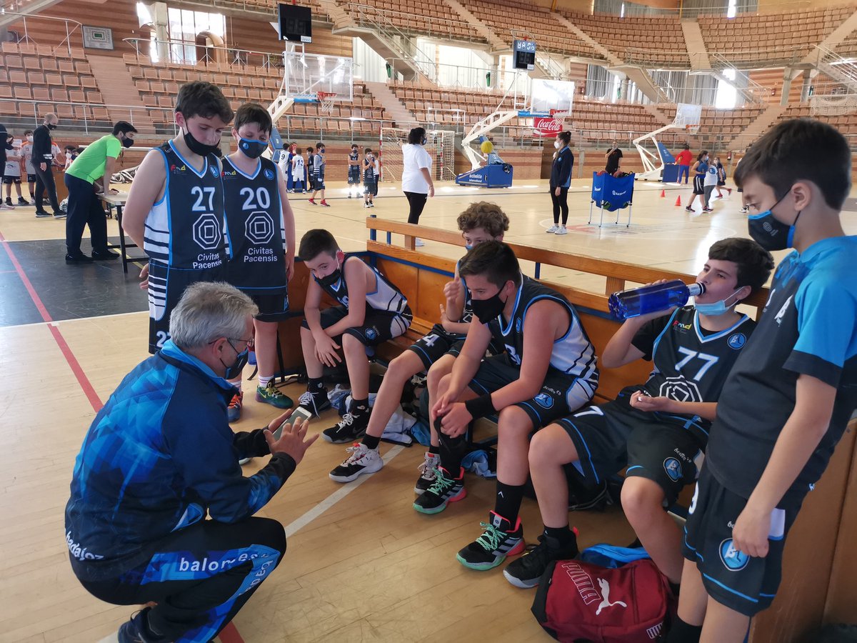 BB_Badajoz's tweet photo. Resultado Liga Mini Jornada 3, MINI NEGRO @CampusCivita @BB_Badajoz 35-28 @BCBBadajoz.

#SEGUIMOSTRABAJANDO https://t.co/wzMOIi8RsU