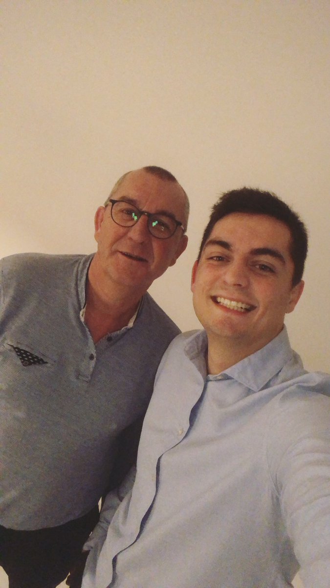 LefeuvreEmilien's tweet photo. Une bougie de plus ! Bon anniversaire Pap’s @MaxwellLefffe 🍾🎂😘 https://t.co/jVEhEjLUFV