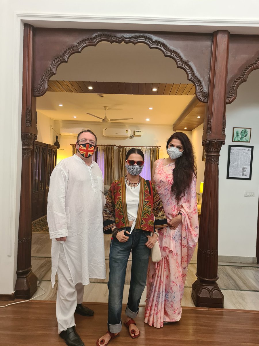 Andrew007Uk's tweet photo. Hosted @asmita_marwa at @UKinHyderabad residence with my colleague @DPasumarthy from @ukinchennai who came to talk about her stunning #sustainablefashion line.

Thanks to @deepthiis for the introduction, we even both dressed up for the occasion!

#sustainableLiving https://t.co/aC29nCB6Ee