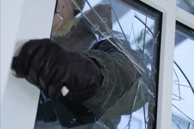 Een inbraak is altijd vervelend: Verzekering dekt niet alle schade, veel geregel en een onveilig gevoel in huis. Voorkomen is beter dan genezen. Vergeet inbraakwerend glas niet. Meer info bij je Scheuten glasleverancier en in deze flyer >> bit.ly/2FhPQUc

#glasvoordelen