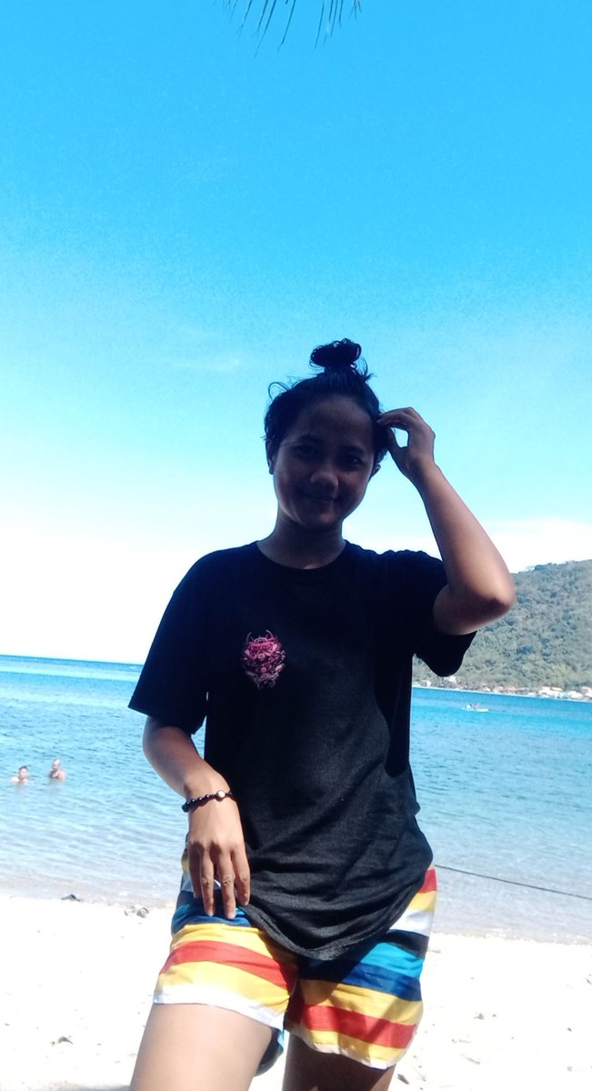 KateStephanieee's tweet photo. Vitamin Sea 💙✨ https://t.co/ivNMIiEnZh