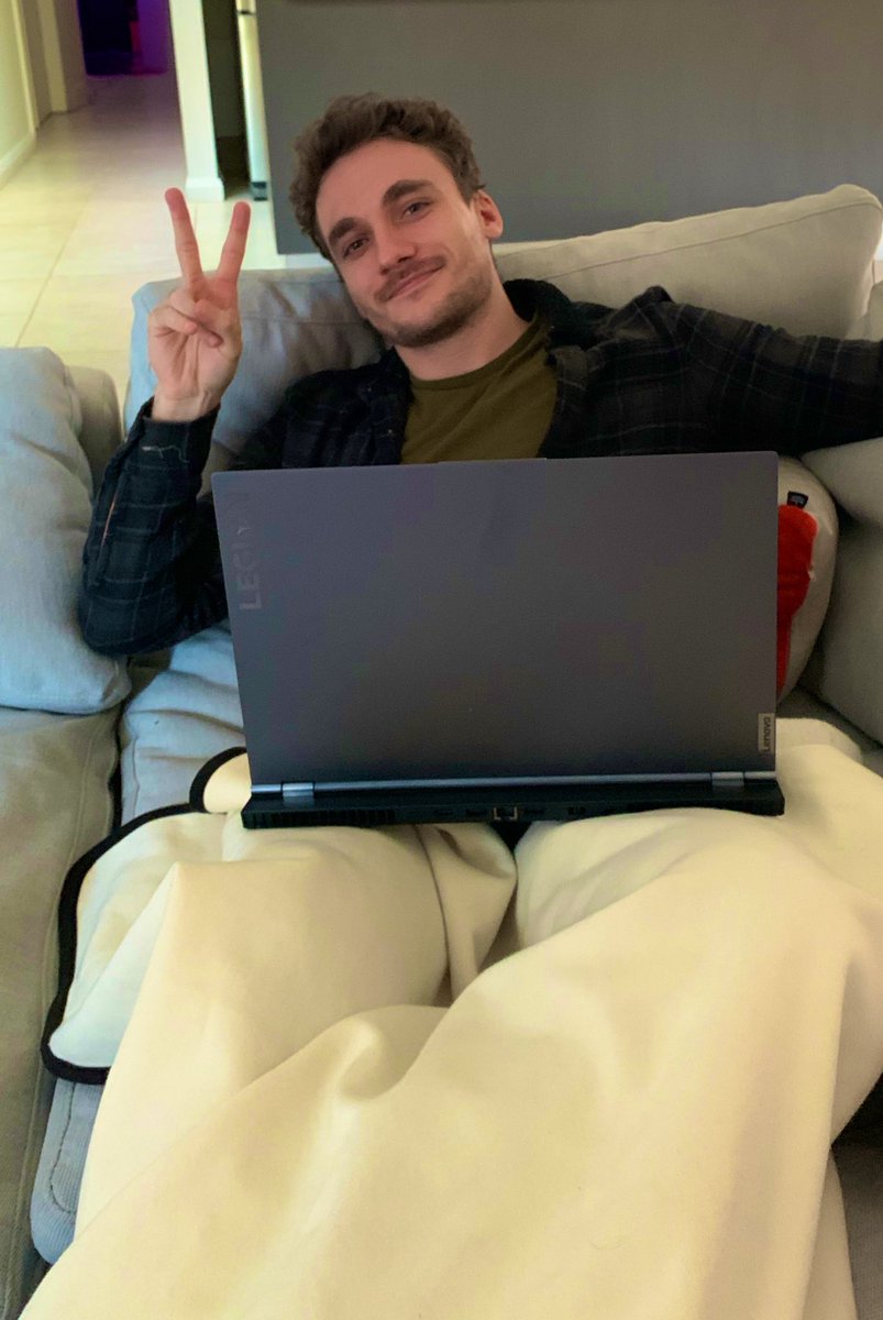 CRAYATOR tweet media