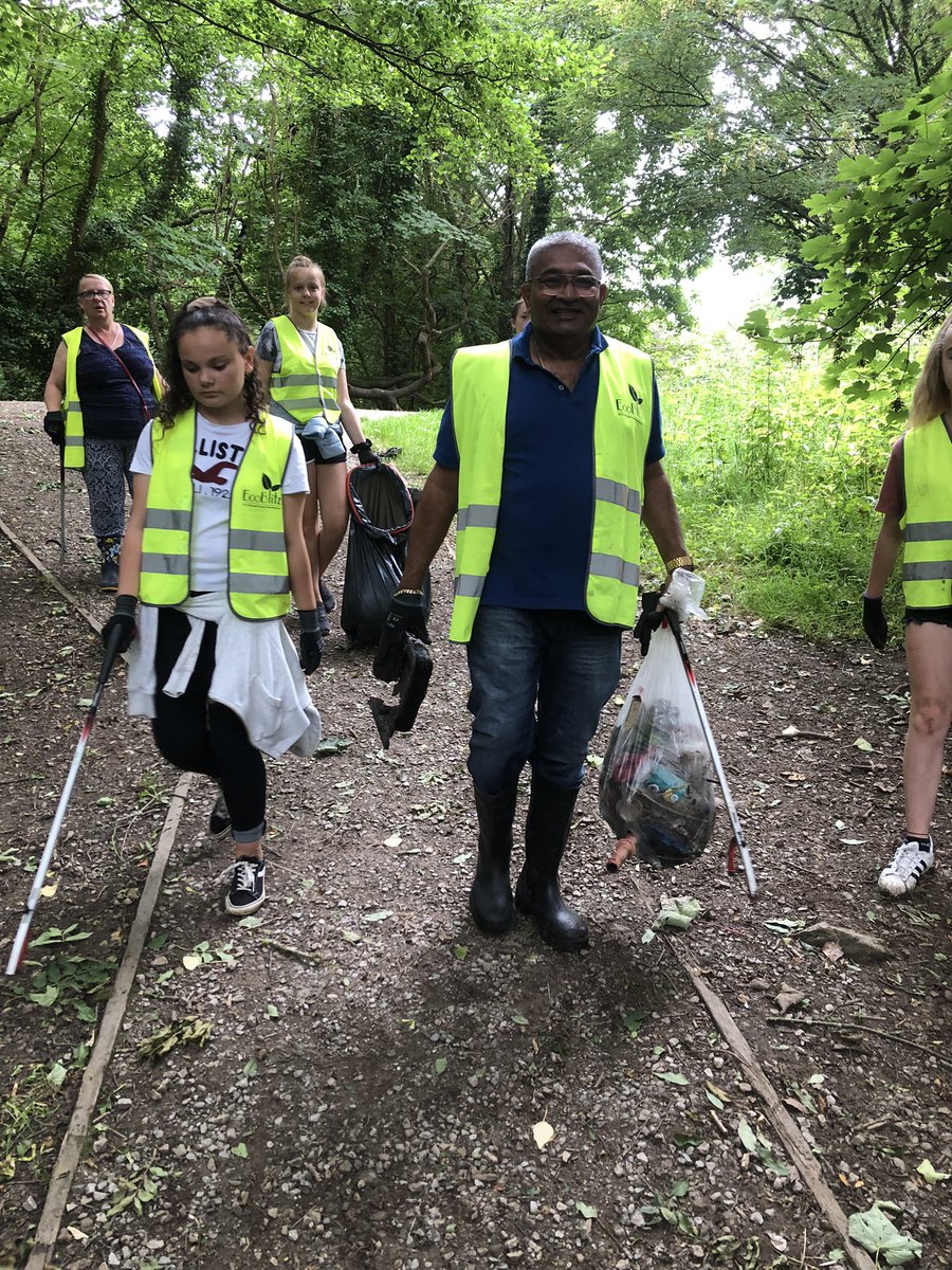 PatPatel17's tweet photo. 2 years ago today we started our first community litter pick. We went to  Kinterbury creek with a group of volunteers and cleared 60 plus bags of rubbish along with a lot of bigger stuff. #StBudeaux https://t.co/wZCvaClSev