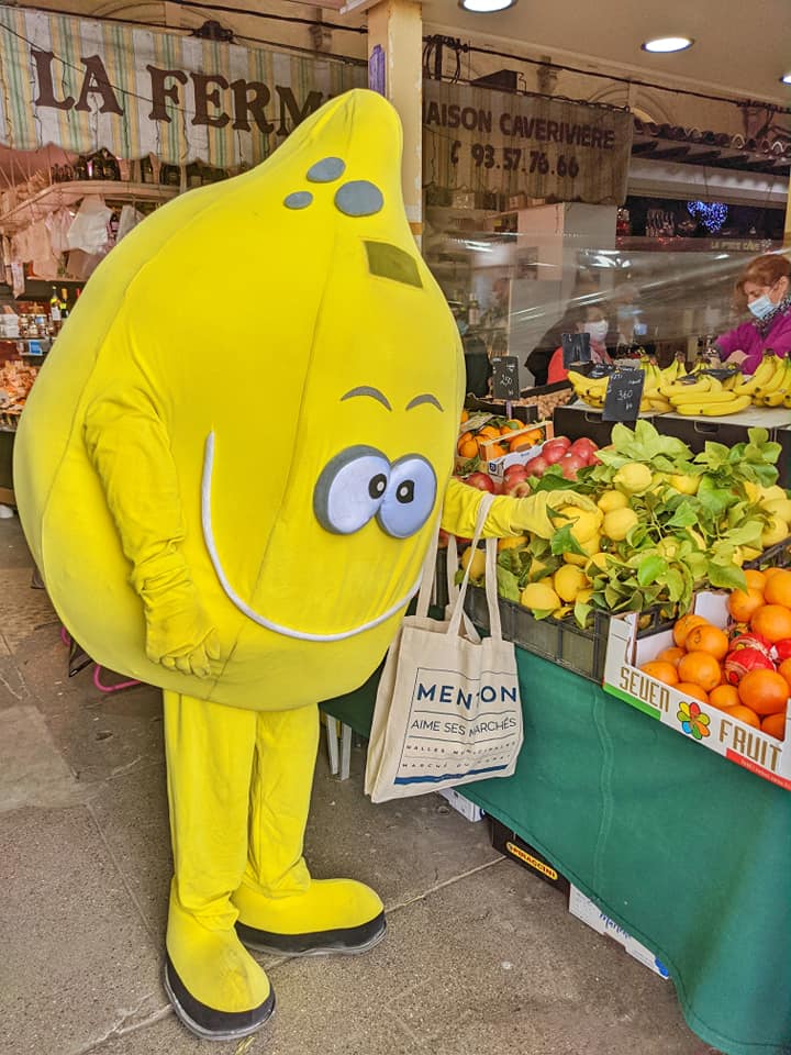 villedementon's tweet photo. [#Votreplusbeaumarché] 

🔴Les Halles Municipales se sont qualifiées pour représenter les @AlpesMaritimes  à l'émission "Le plus beau marché de #France" @TF1. 🥬

Lundi nous vous partagerons le lien pour voter ! 🗳

#TousMobilisés pour faire gagner #Menton #CotedAzurFrance ! 😎 https://t.co/OhHe8YUjnU