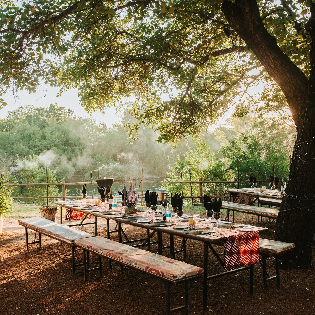 Experience the cultural tradition of dining together in a fireside meal. Admire your impressive surroundings in the Mukuni Boma village, which overlooks the Zambezi River.

See more here mhg.to/2rh1w.

#anantarahotels #bomadinner #Zambia