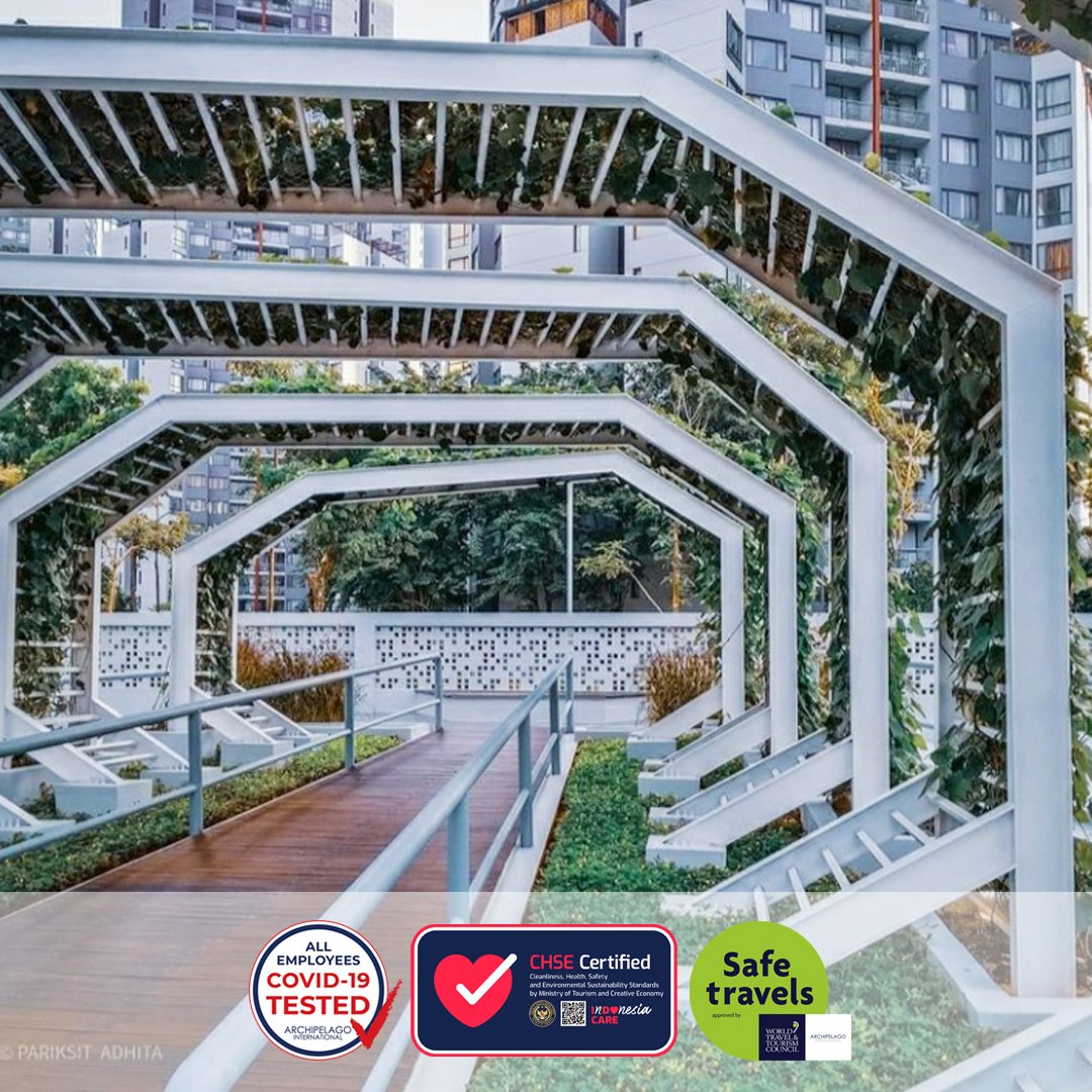 This amazing garden is only 2 minutes walking distance from ASTONRasuna 

Courtesy photo by @P_Adhita

#trustedhotels #trust #staysafe #safetravels #archipelagointernational