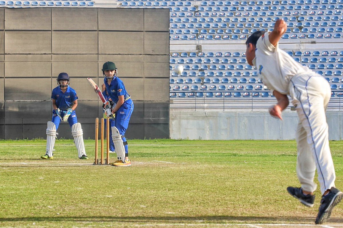 Letzplay_News's tweet photo. Real time stadium experience as good as it can get. Snapshots from the training session in the Qatar stadium
#msdcainida #ms #aarkasports #msdca #ipl #ipl2021 #qatar #cricketacademy #sports #cricketlovers #cricketer #cricketfans #cricketfever #tarining #coachlife #crickettraining https://t.co/1Sw4IlJ9N7