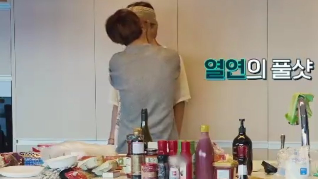 vantends's tweet photo. there's something about vmin and kitchens https://t.co/xMtMshnCam