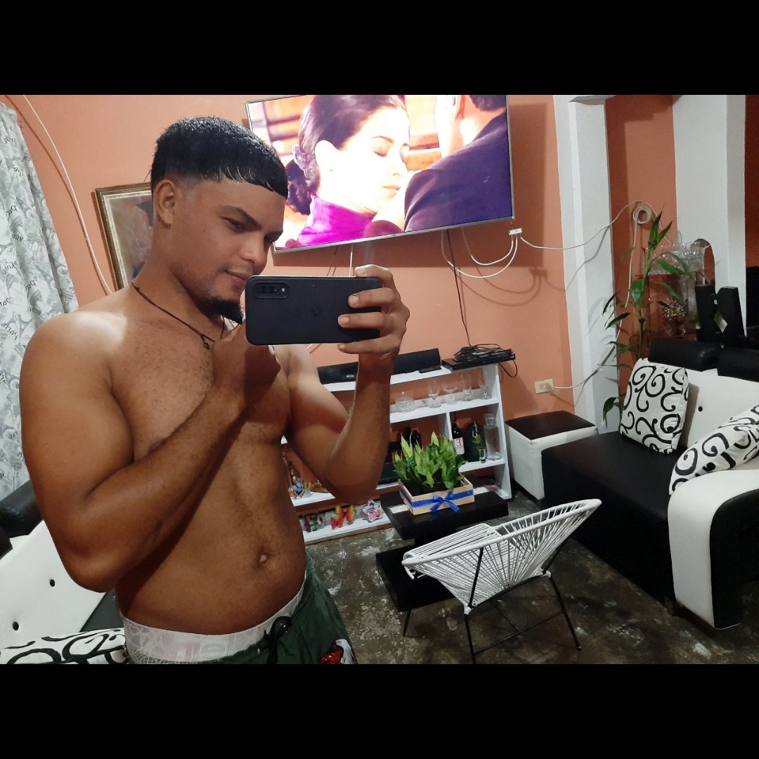 CastroJarrison's tweet photo. La experiencia no es lo que te ocurre; es lo que haces con lo que te ocurre. https://t.co/cPX2oJzXQi