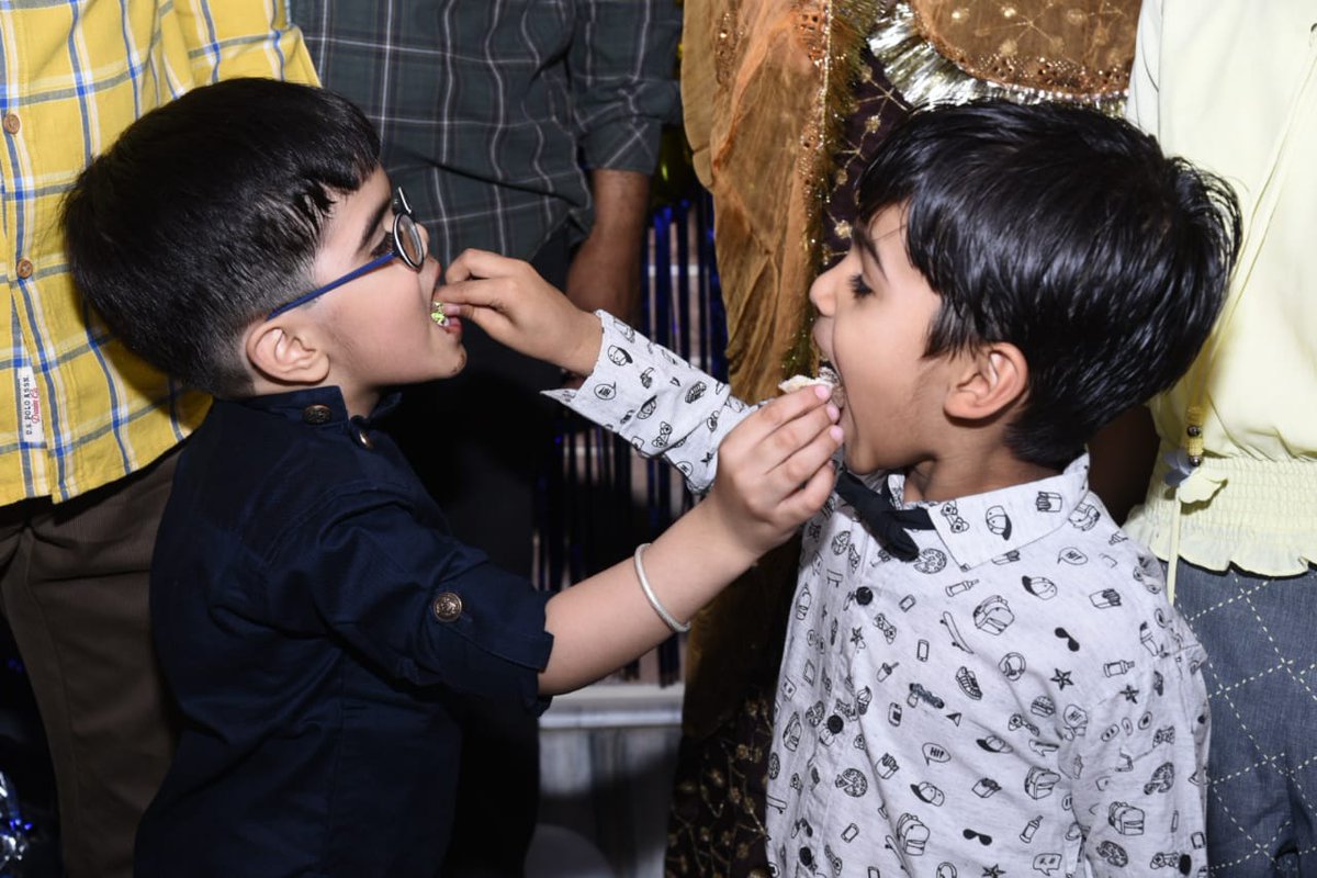hanumanbeniwal's tweet photo. कल शाम नागौर आवास पर पुत्र आशुतोष के जन्म दिवस के अवसर की तश्वीरें ! https://t.co/h8urbOuhj5