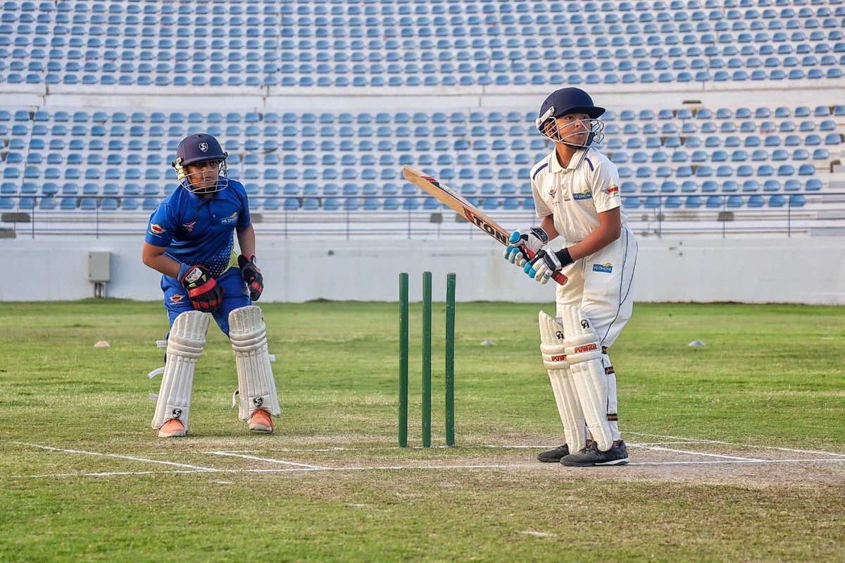 Letzplay_News's tweet photo. Real time stadium experience as good as it can get. Snapshots from the training session in the Qatar stadium
#msdcainida #ms #aarkasports #msdca #ipl #ipl2021 #qatar #cricketacademy #sports #cricketlovers #cricketer #cricketfans #cricketfever #tarining #coachlife #crickettraining https://t.co/1Sw4IlJ9N7