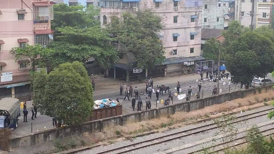 pyaemhu's tweet photo. This morning, March 26, during the unannounced non-human helmet strike in Hlaing Township, Yangon Division, the Terrorist Military Council troops came and destroyed it.

INTERNET DARK ERA
#Mar26Coup
#WhatsHappeningInMyanmar https://t.co/h62VYGuXYg