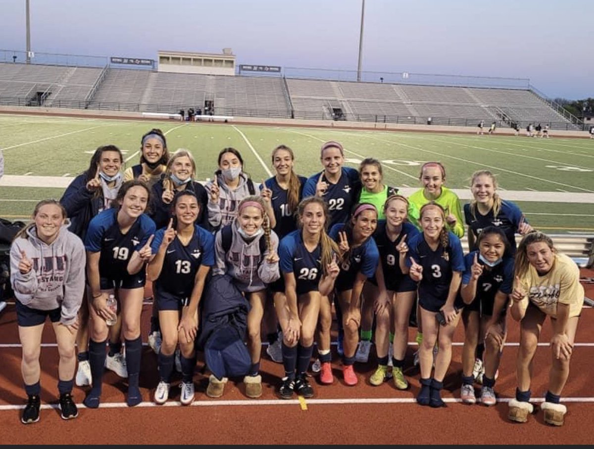 HawthorneHailey's tweet photo. We just got the W ๐ช๐ผโฝ๏ธ @JJPGirlsSoccer #round2next https://t.co/CnH6ng9rVE