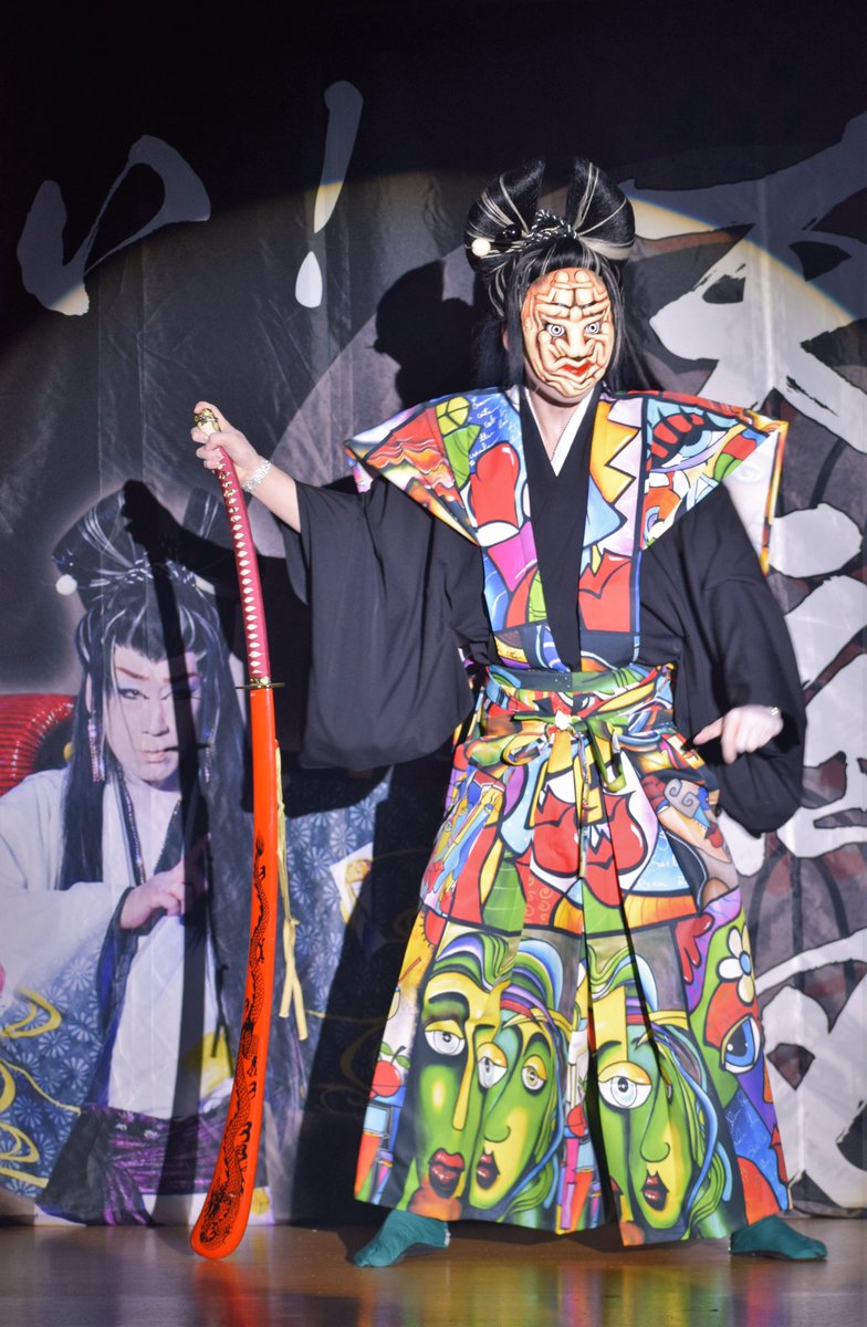 チロママ ちょっと変わった刀も 天夜叉さんの世界観ですね 細かい処もおしゃれだし 天夜叉さんは 情報がいっぱい 本当に写真をみてつくづく思います いつも楽しみです