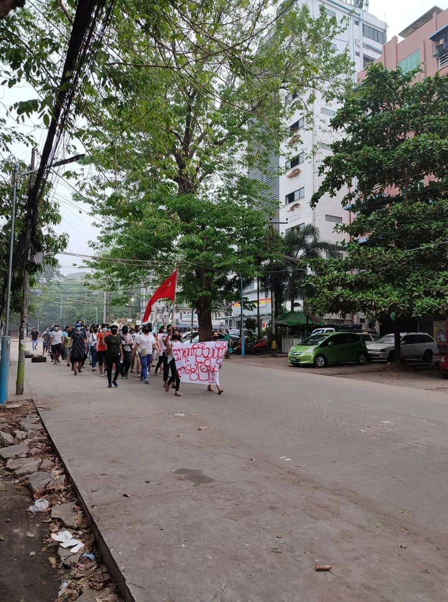 Nuw_Teth's tweet photo. In Tarmwe, 🌄
Morning Strike against Military Dictatorship
📷 Mizzima

#WhatsHappeningInMyanmar
#Mar26Coup https://t.co/lGjUDXydFj