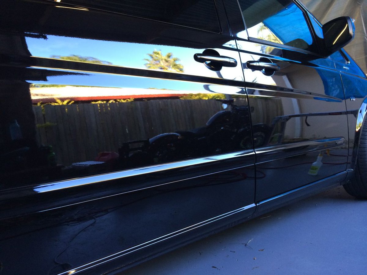 Look at that shine, all our vehicles are detailed &amp; coated by Phil from @superiordetailsolutions  When only the best will do...🚗 

#corporatecars #mercedesvans #shinycars #cardetailer #ceramiccoating #brisbaneairporttransfers #weddingcars #brisbanelimousines #premierlimos