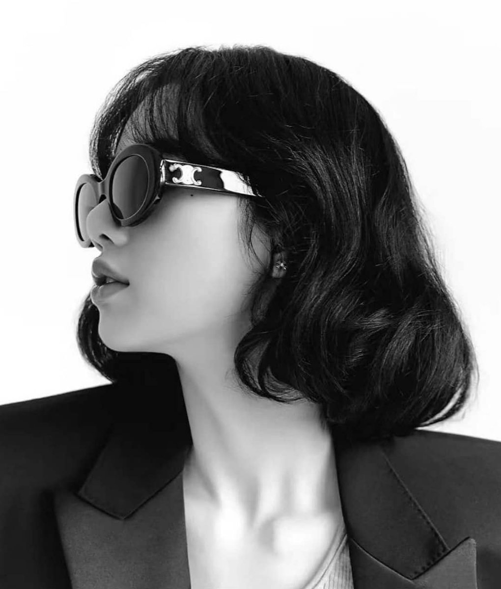 Lisa199727's tweet photo. CELINE思琳Official Wechat Account update with Lisa
°
🔗 https://t.co/fMkqTjQLf4
°
°
°
#LISA #LALISA #리사 #블랙핑크 #BLACKPINK #LALISAMANOBAN #LALISAMANOBAL #blackpinklisa #lisablackpink
#CELINEAmbassadorLisa #LISAXCELINE https://t.co/KsQoRf0Bvf