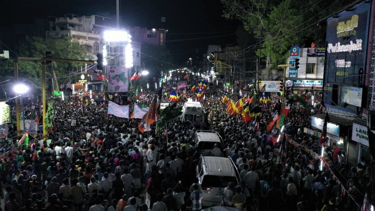 EPSTamilNadu's tweet photo. சாமானிய மக்களின் நிலையை அறிந்து 100 நாள் வேலை திட்டம்  இனி 150 நாட்களாக உயர்த்தப்படும். 

சாமானிய மக்களுக்கான அரசாக என்றும் அதிமுக அரசு இருக்கும். 

#தொடரட்டும்வெற்றிநடை  #VoteForADMK #TNElection2021 https://t.co/ga98ceppHR