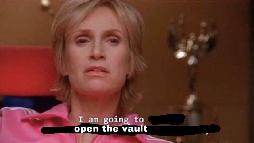 futureofrep's tweet photo. taylor swift right now #YouAllOverMe https://t.co/VNxaoIvscu