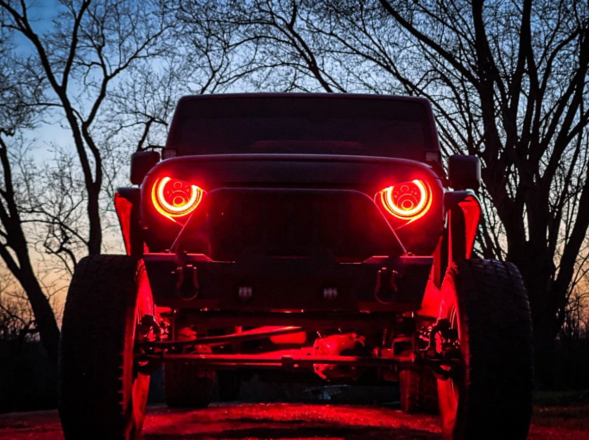 redheadinaredjk's tweet photo. I’ve also been playing around with the rock lights. #DCSLighting https://t.co/M0wdzV9H0y
