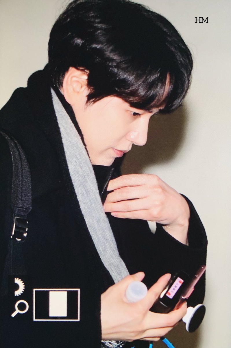 honeymallow8823's tweet photo. 210326 

🤡💙💙💙

➖

#규현 #KYUHYUN 
#キュヒョン #圭贤 
#슈퍼주니어 #SUPERJUNIOR

#TheRenaissance #HouseParty https://t.co/TJs9lgPMOd