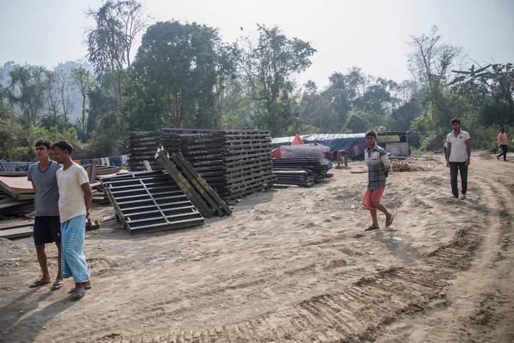 MyGovArunachal's tweet photo. #HCM @PemaKhanduBJP explored the road construction of Miao-Vijaynagar road (towards Myanmar border) yesterday and investigated the construction of the RCC bridge over #Mpen river. Pema Ji also mentioned that the road will be completed by March, 2022.
#ArunachalPradesh https://t.co/5KaOSFpaee