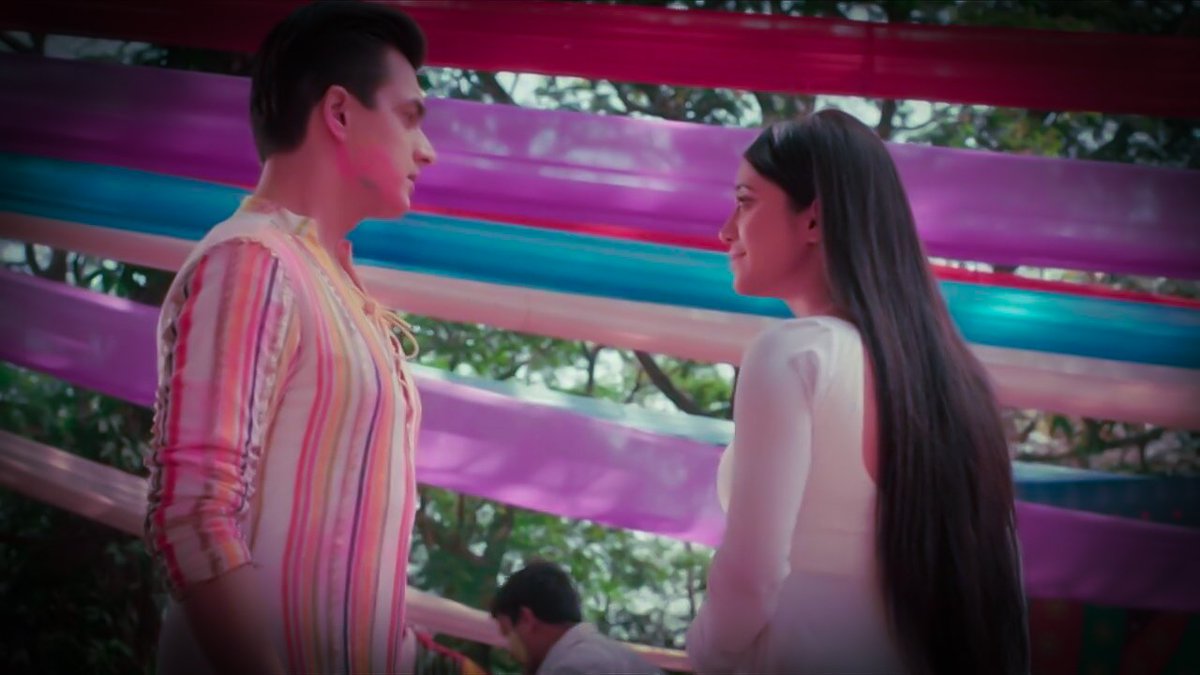 Riya_2110's tweet photo. Meri bechainiyo ko chain mill jaye
Tera chehra jab nazar aay
Mere diwanepan ko sabra mill jaaye
Tera chehra jab nazar aaye
KAIRA🥺🥺
#yrkkh #kaira https://t.co/749uitLpyA