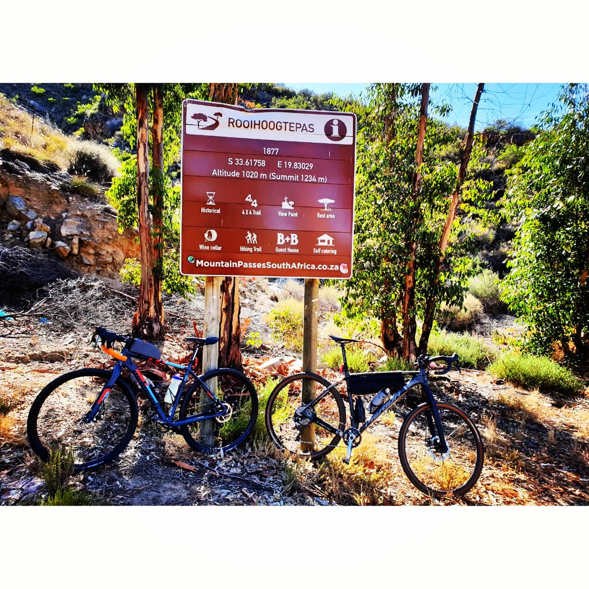 singletrack_sa's tweet photo. The weekend is here - plan your adventure and #GetOutThere 
.
@kamintaute shared their recent escape -  https://t.co/PTcbOFzX4c
.
#Outdoorlife #Escape #singletracktshirt #singletrackcap #cycling #gravelbike #toolrollbag #Karoo
Images by D du Toit
Article by @kamintaute https://t.co/G9PBouPZiC