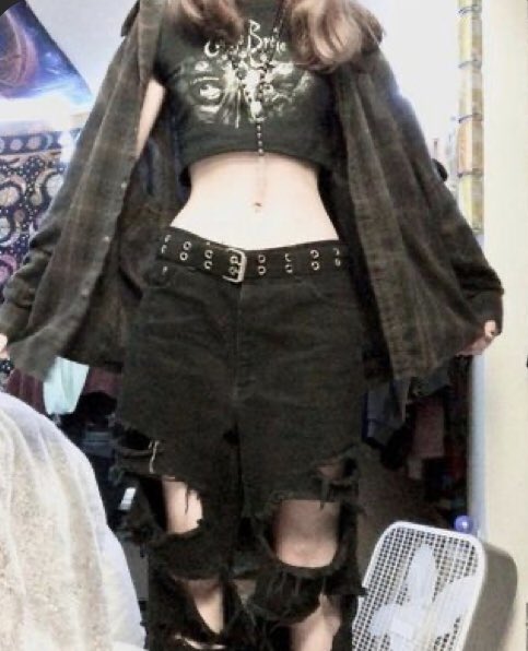 G1rl3mo's tweet photo. Only skinny people can wear stuff like this so.. take that how u want   💕😉 #pr0ana #meansp0 #EDtwt #edtwt #eatingdisordertwt https://t.co/yRg4BpjY9b