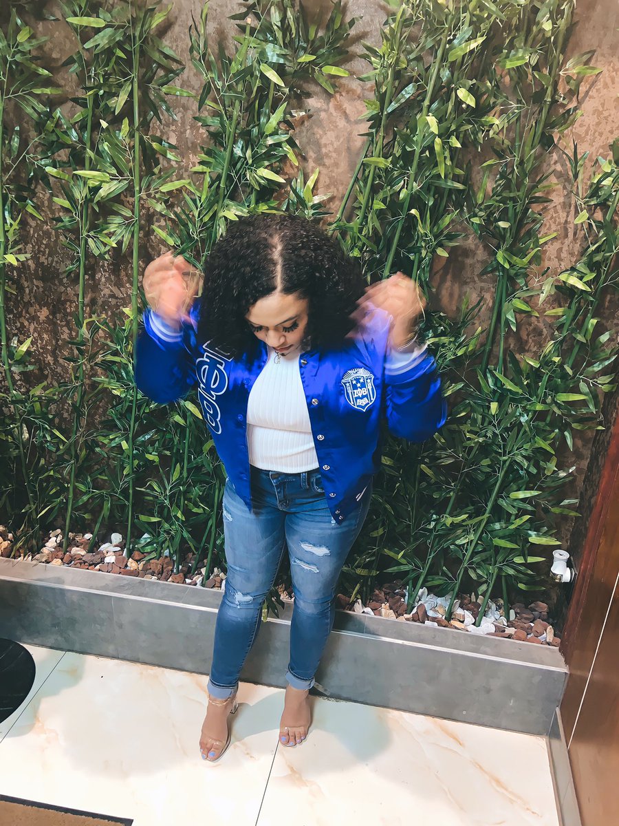 DesireDesiree_1's tweet image. The TL still up ? 👀

#2YearsDown 💙